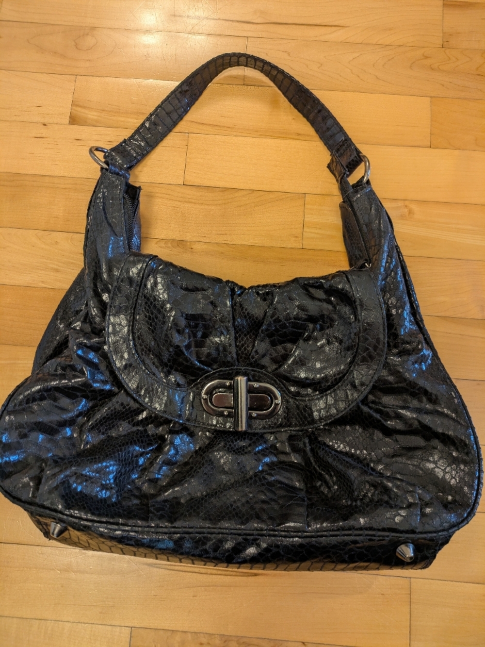 ✨3/25$ Y2K Glossy Black Textured Shoulder Bag with Turn-Lock Closure Purse